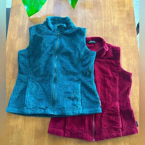 Woolrich Ladies Pair of Vests (2) Size Large. Blue and Red